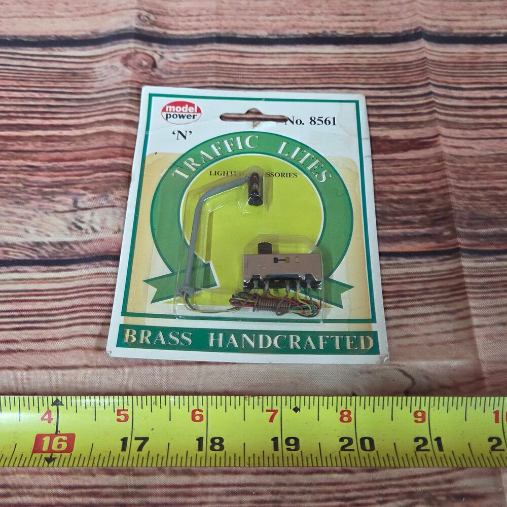 Model power N scale #8561 traffic lite Diorama brass handcrafted sealed